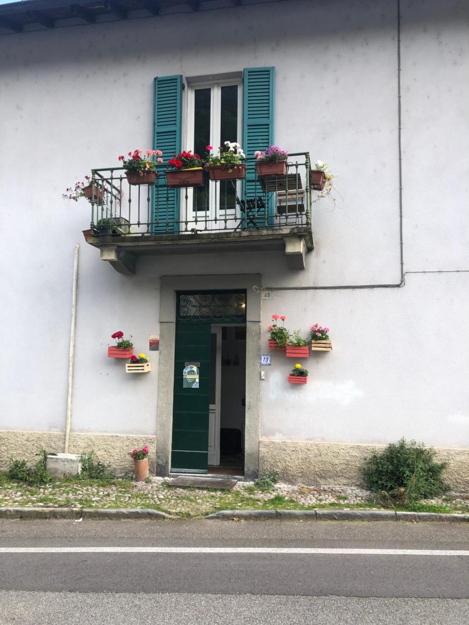 Casa Ortensia Blu Maslianico Exterior foto